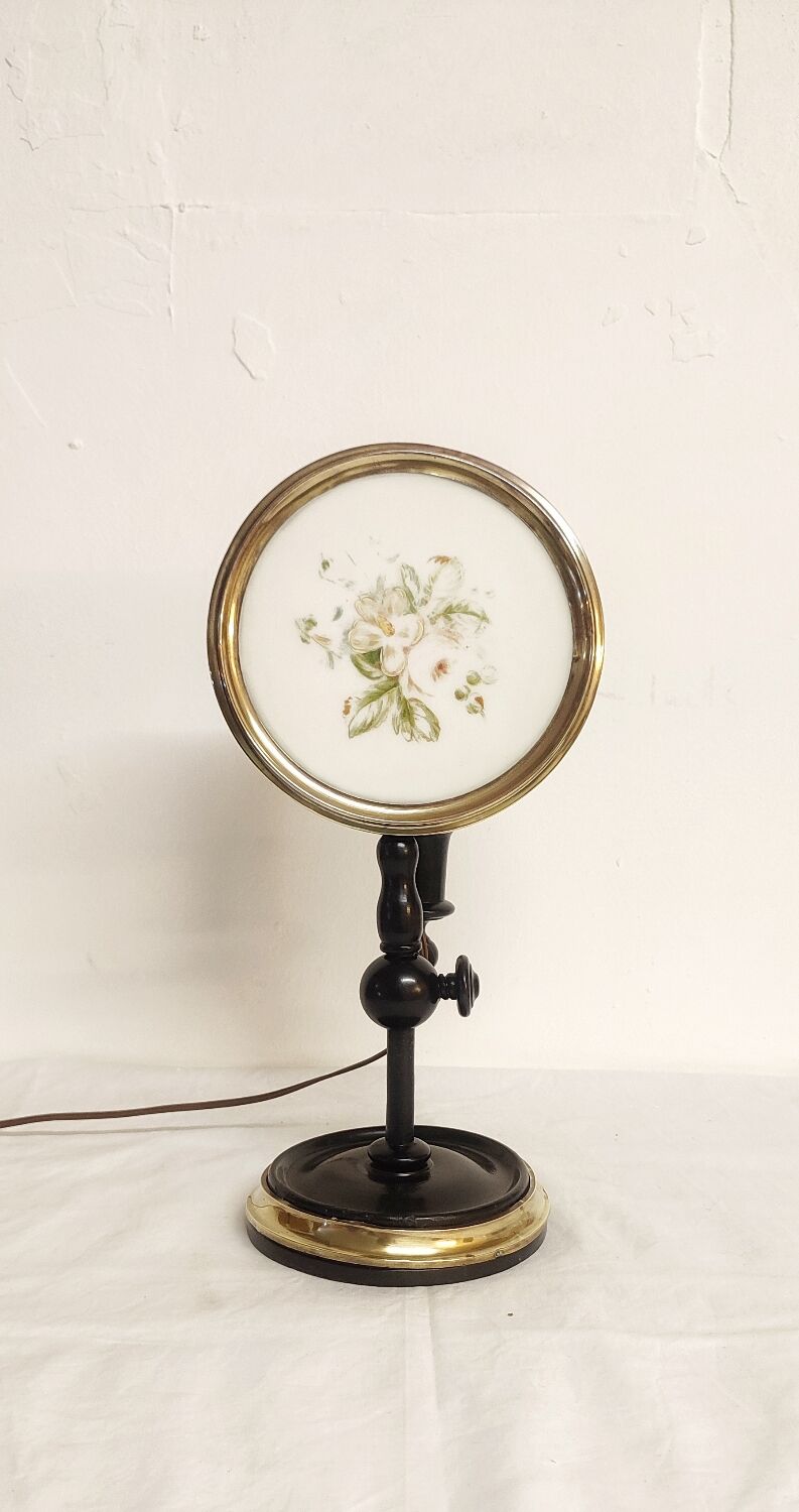 Table lamp in wood and brass. France, 1940s.