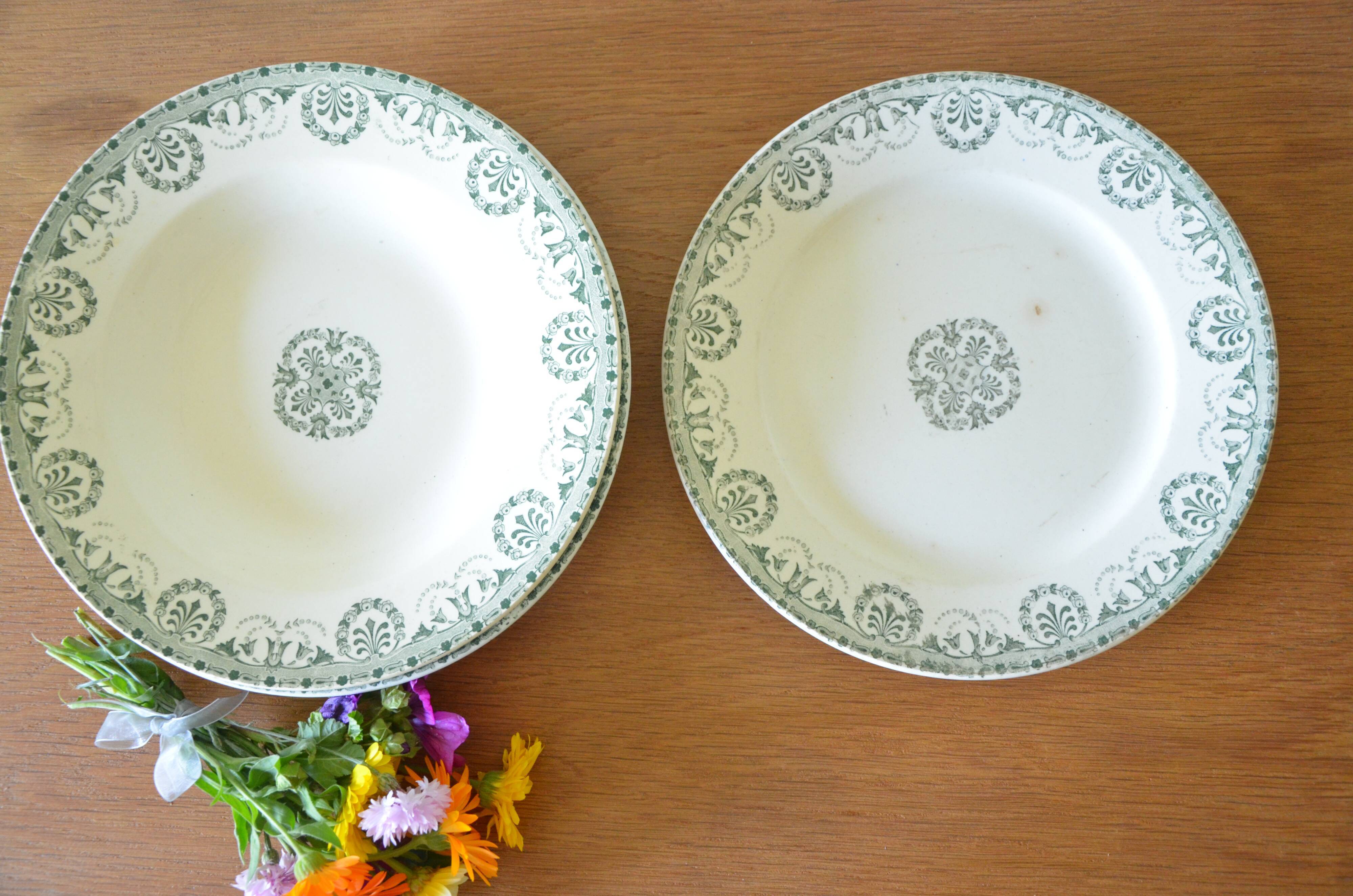 Lot of 3 flat plates and hollows Choisy the King
