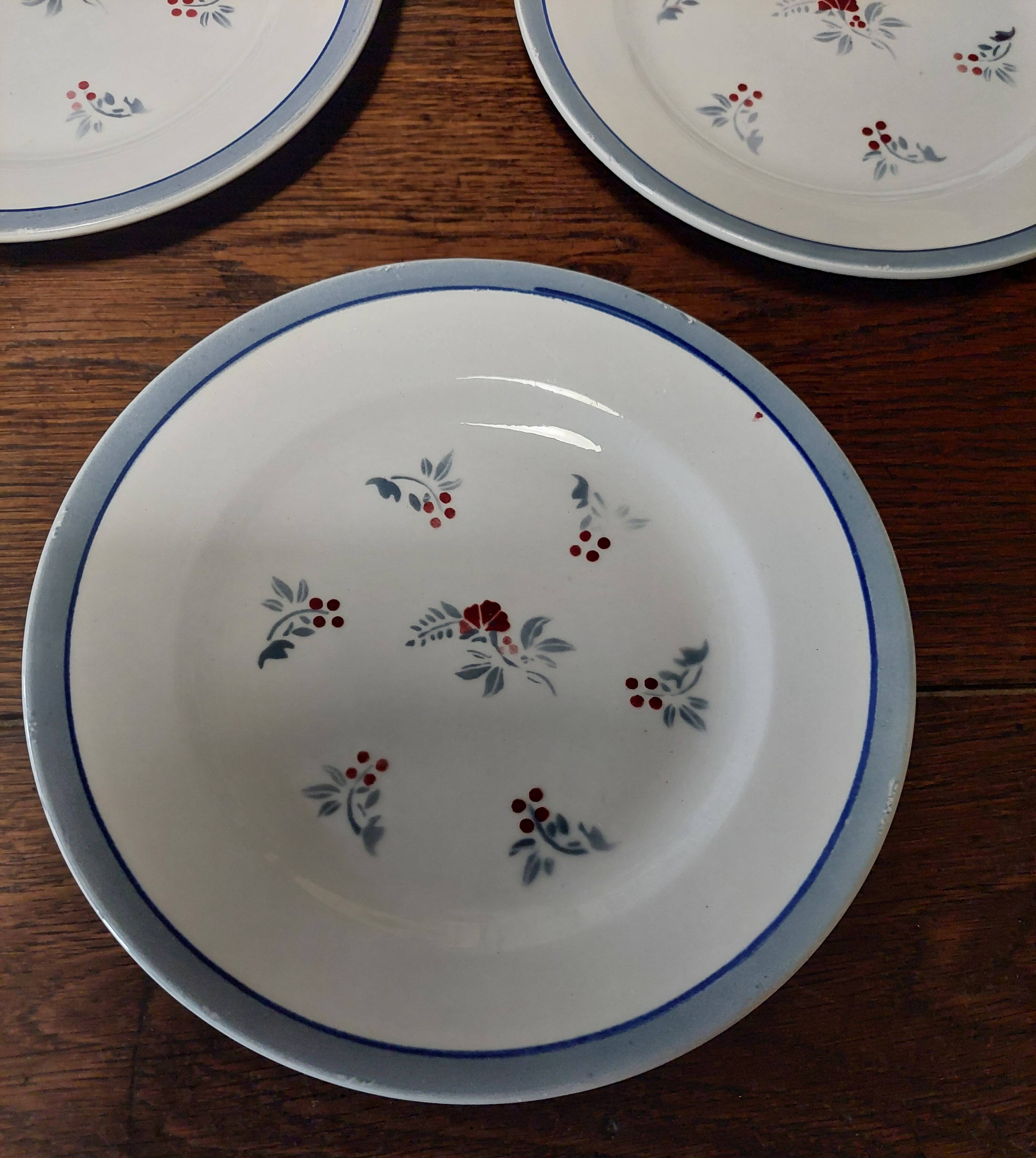 Dessert plates, set of eight, Marly decor