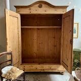 Hat cabinet with 2 doors
