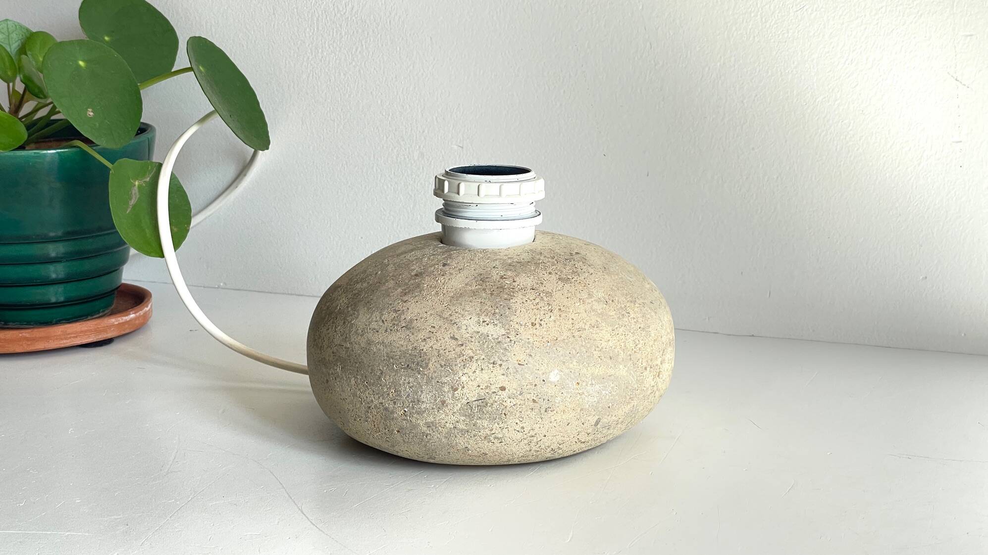 Vintage natural stone pebble lamp
