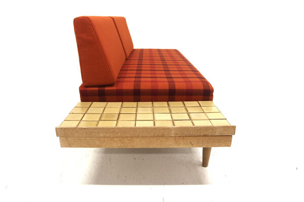 2 méridiennes ''Svane'' et 1 table, Ingmar Relling, Ekornes, Norvège, 1960