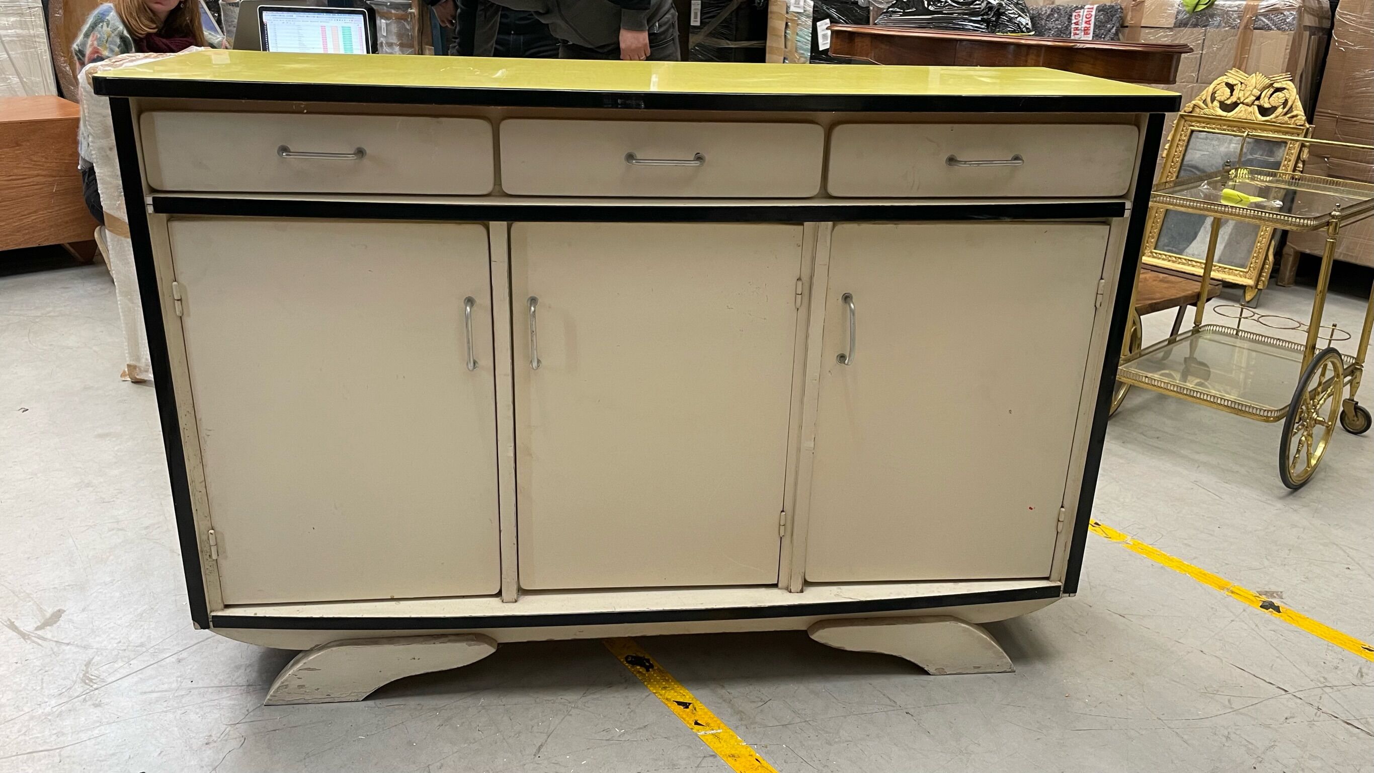Formica kitchen furniture