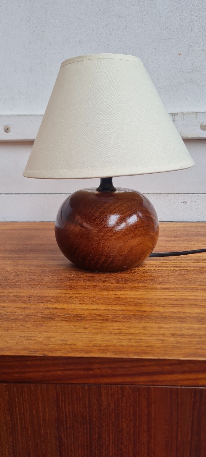 Solid walnut ball lamp