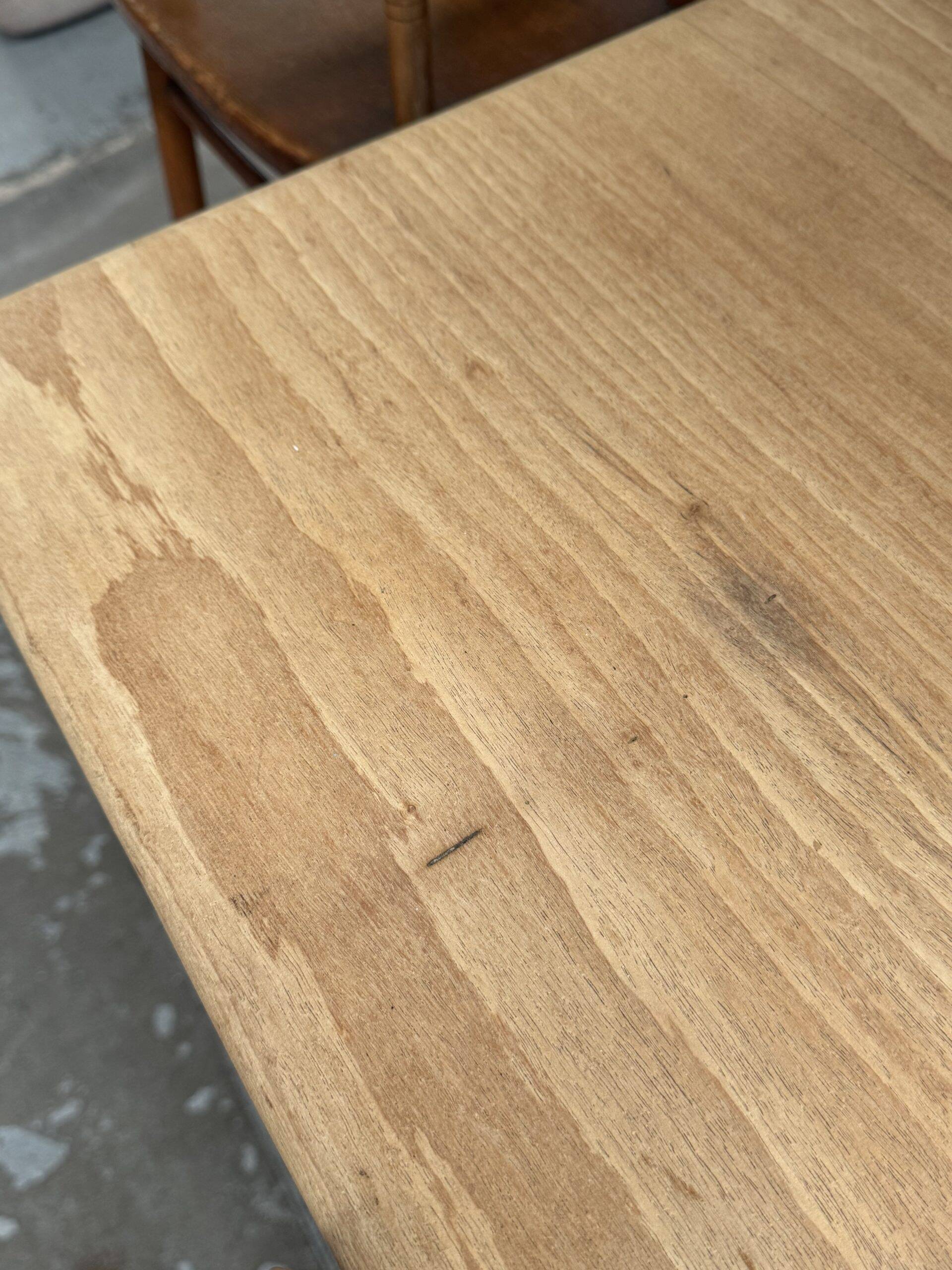 Table en bois