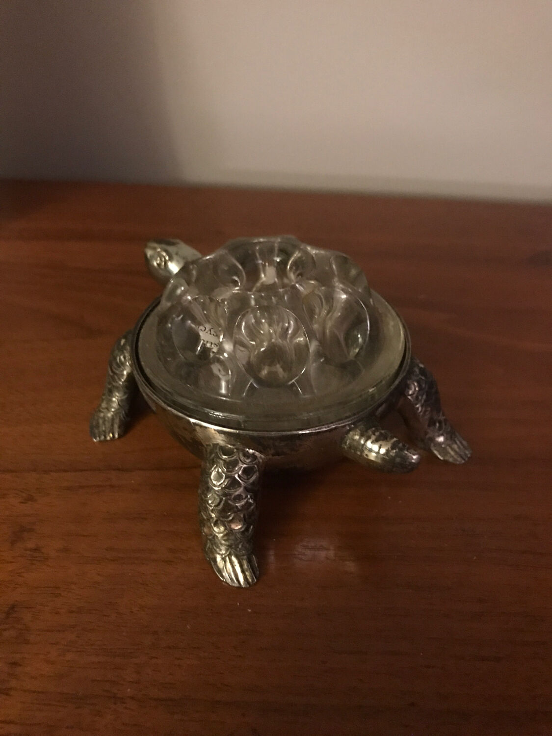 Pique fleurs tortue en métal