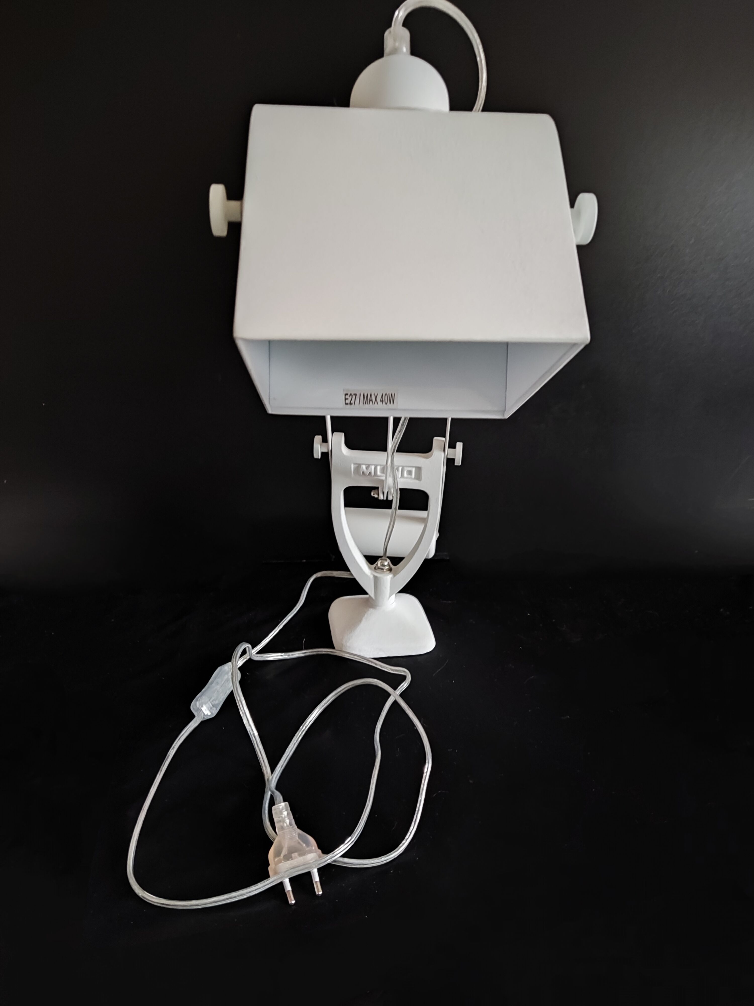 Muno industrial lamp