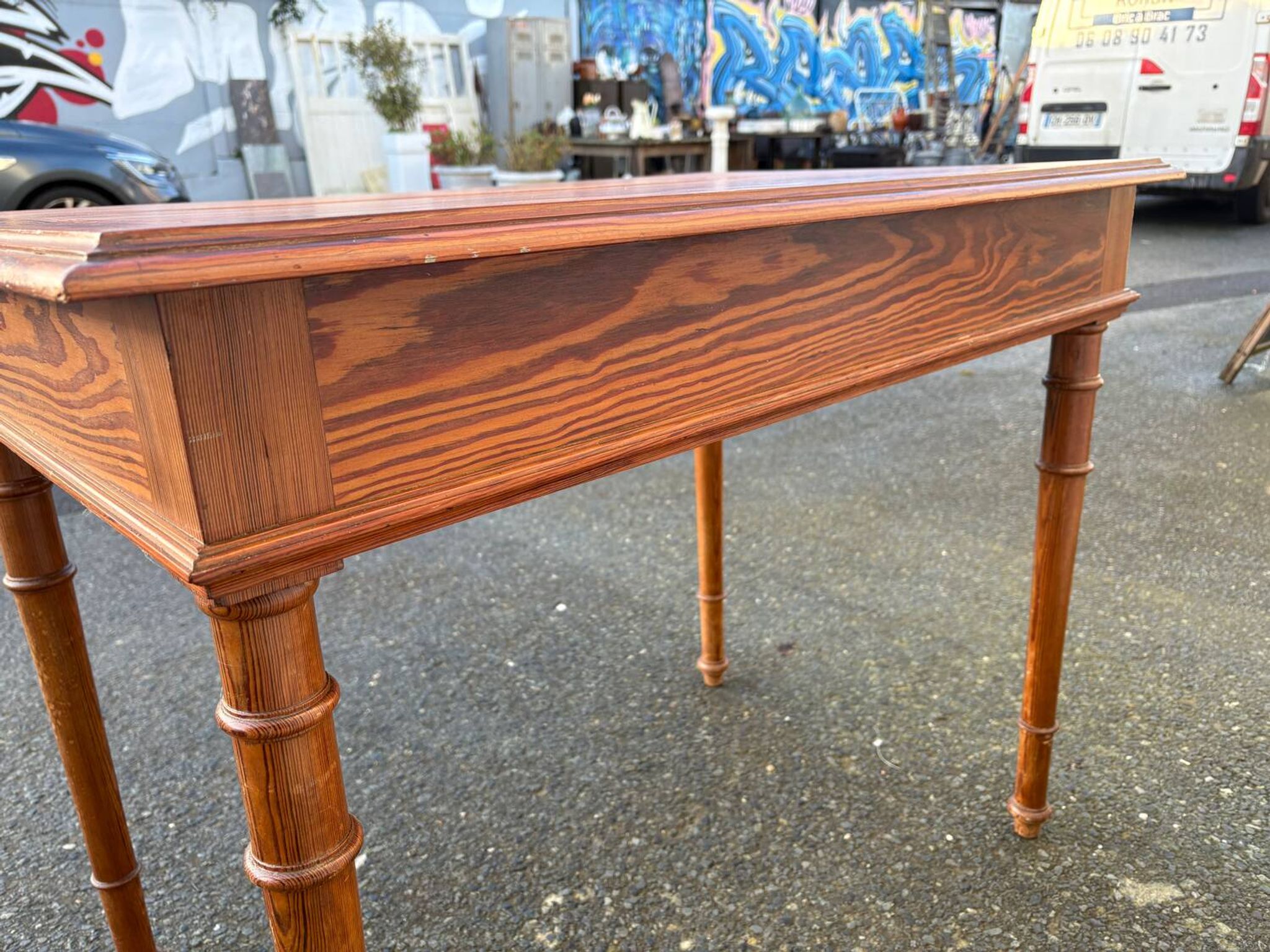 Antique desk in pitch pine, turned legs, drawer – superb patina.