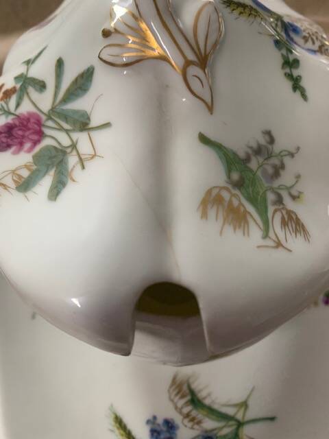 Old porcelain: Chapelle Paris/ 19, boulevard desItaliens/ medal 1844