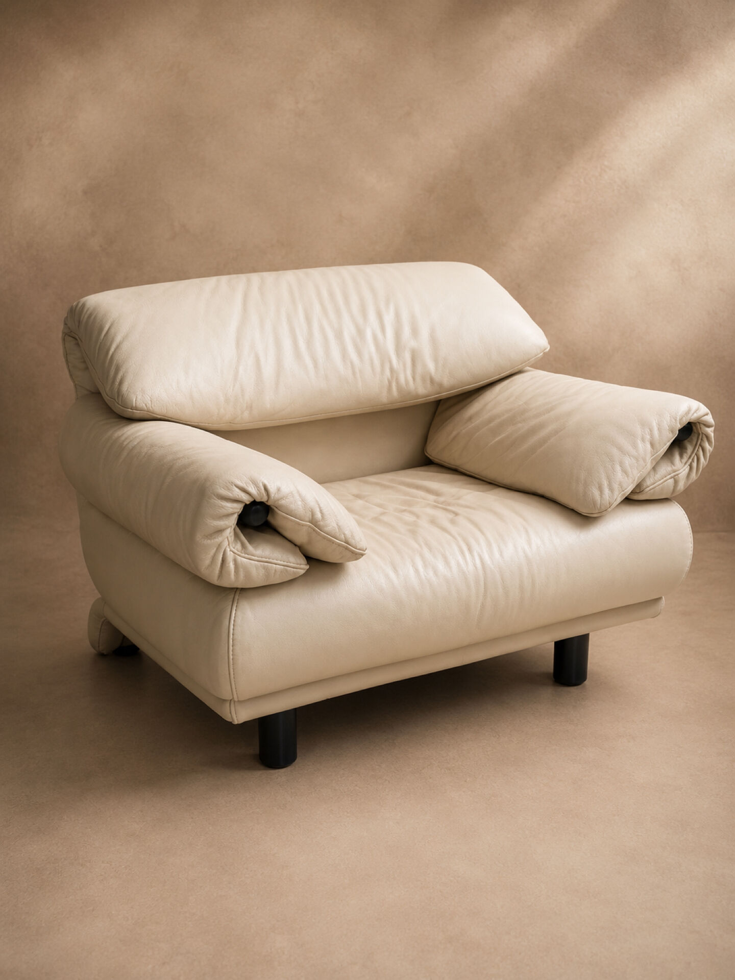 Italian leather buffalo sofa set in ecru – Poltromec Circa 1980