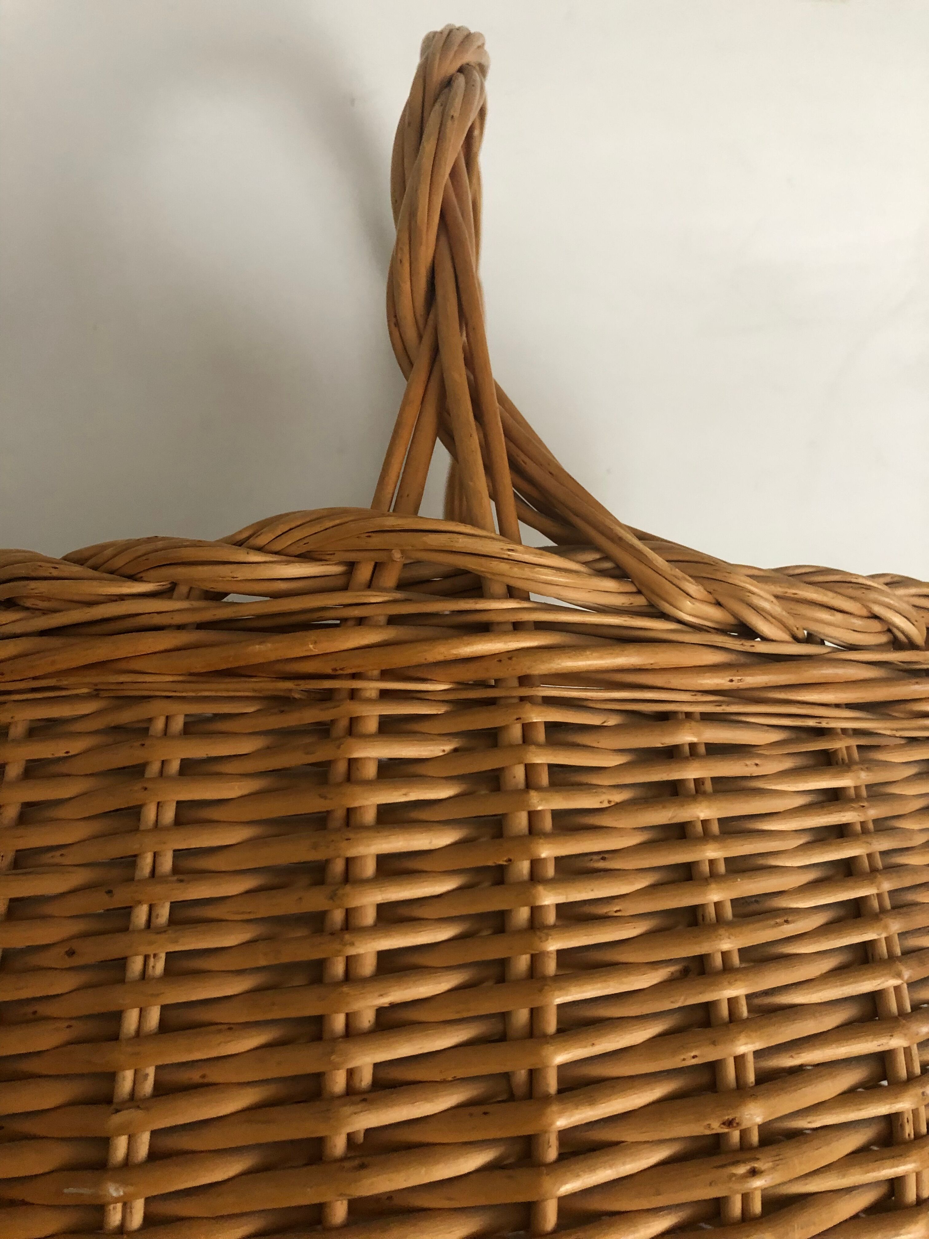 Braided wicker oval basket