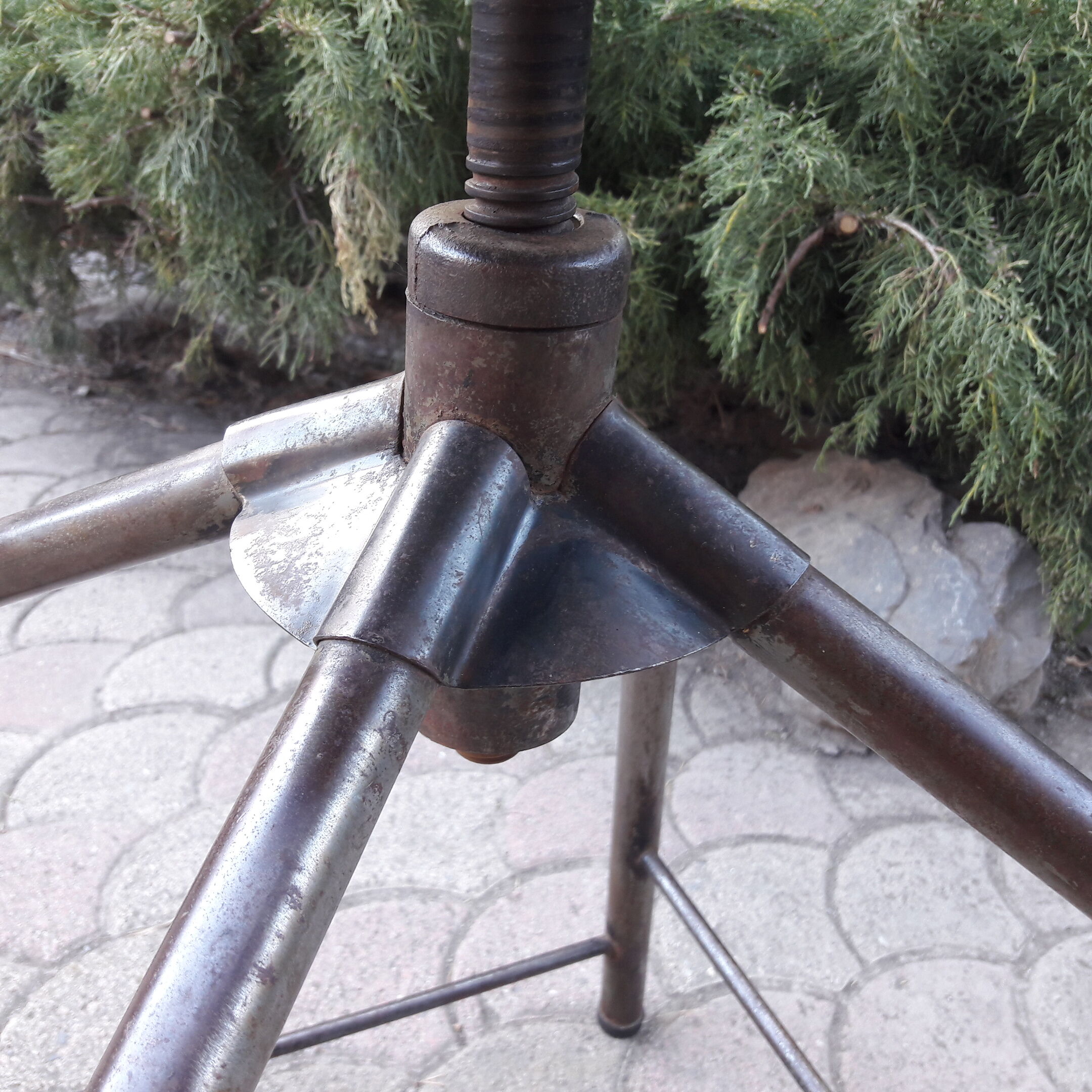 Tabouret à vis