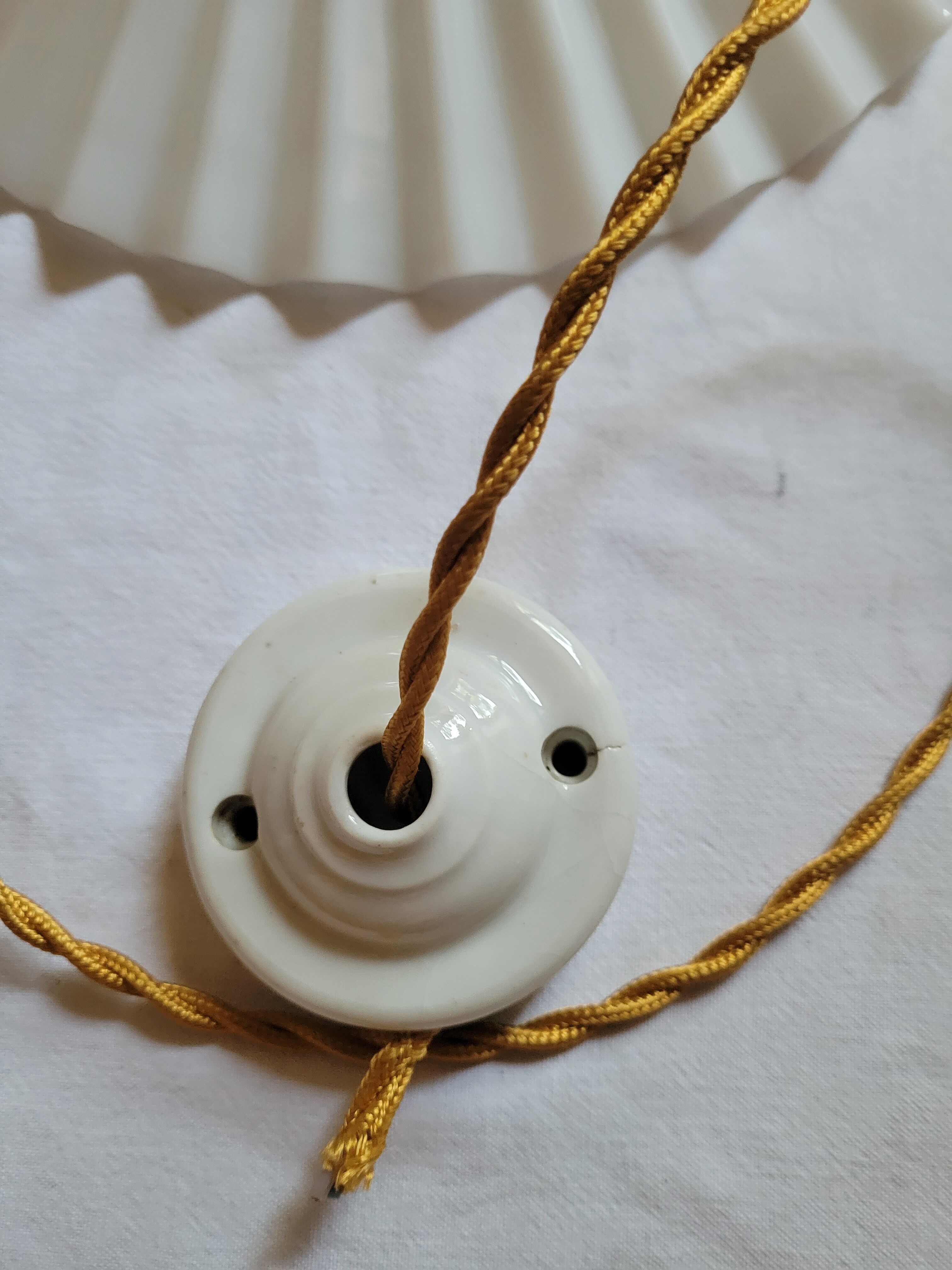 Pleated opaline hanging lamp