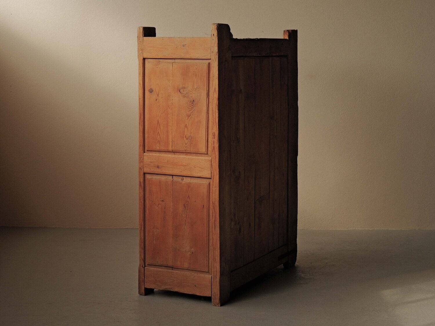 Art-Popular furniture in pine and larch, Lozère, 19th century