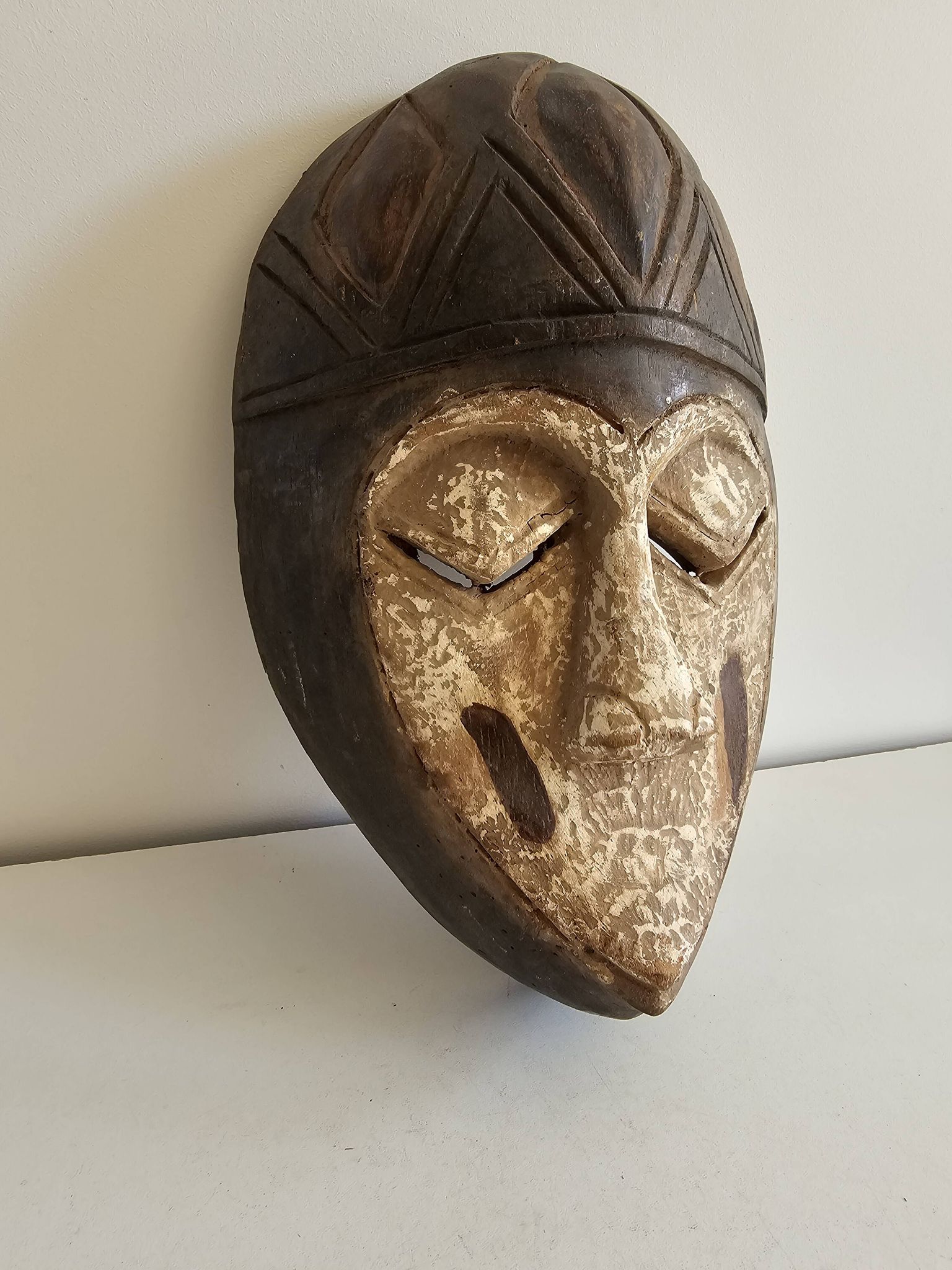 Ancient African mask (Tribe to be identified) Kwele Punu African tribal art