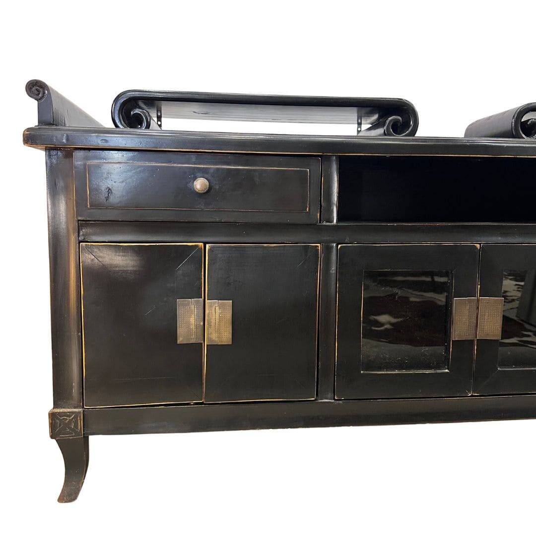 Oriental buffet cabinet, lacquered wood and engraved handles, 20th century – Japan