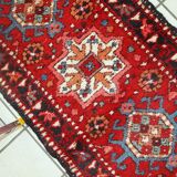 Tapis Couloir Vintage Karajeh du Moyen-Orient, Années 1960, Élégance et Aut
