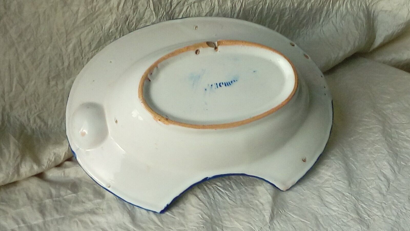 Plat a barbe barbier en faience de st clement fin 19 eme