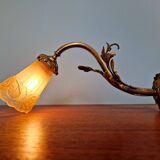 Art Deco wall light in gilt bronze and satin glass, 1920s