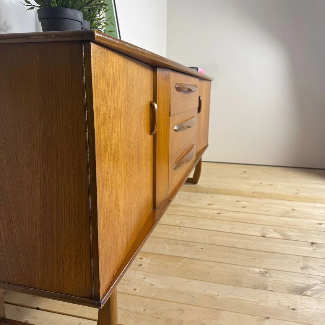 Vintage teak sideboard – Mid-century modern 1960s credenza