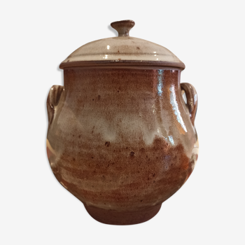 Sandstone ear pot with lid