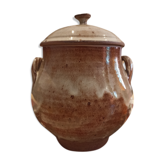 Sandstone ear pot with lid