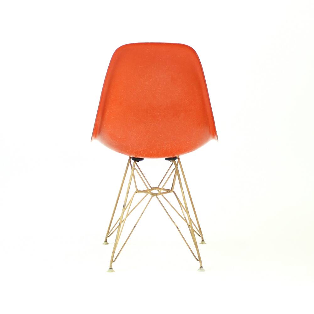 Chaise à piètement Eiffel orange par Charles et Ray Eames pour Herman Miller, années 1960