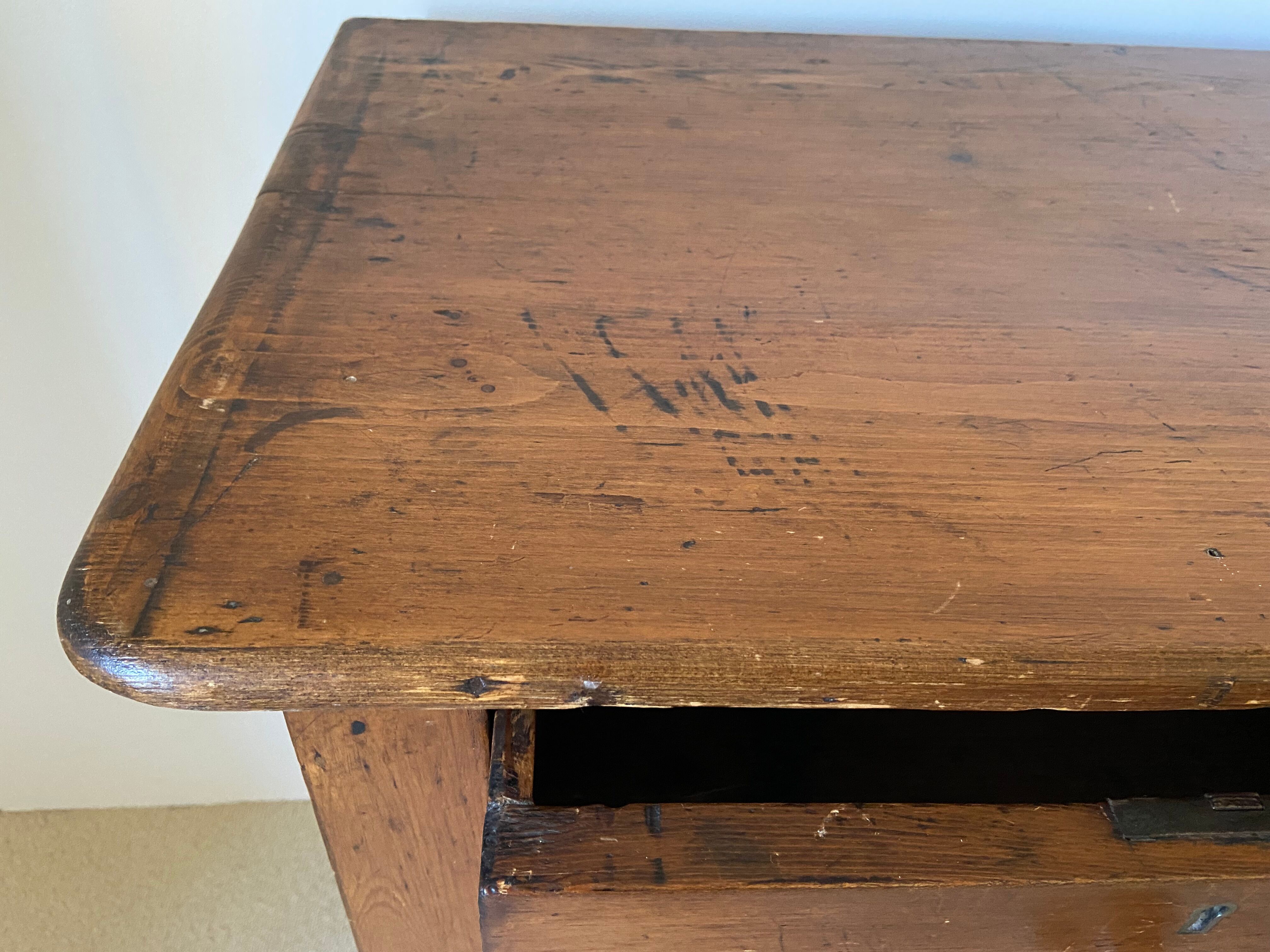 English pine chest of drawers early twentieth century