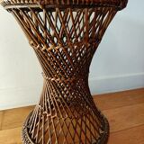 Diabolo stool in rattan