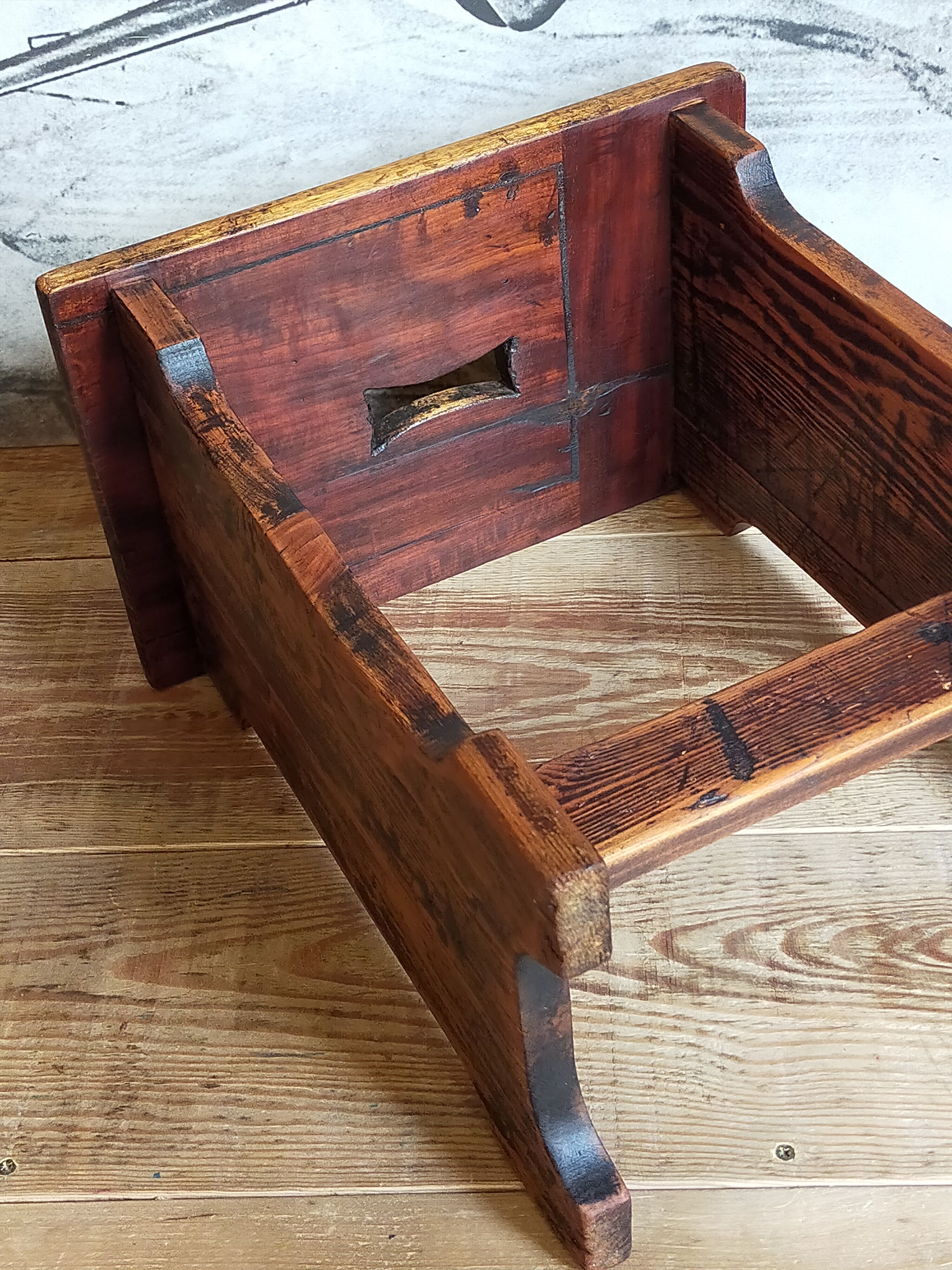 Stool of auxiliary Art-popular in old solid wood