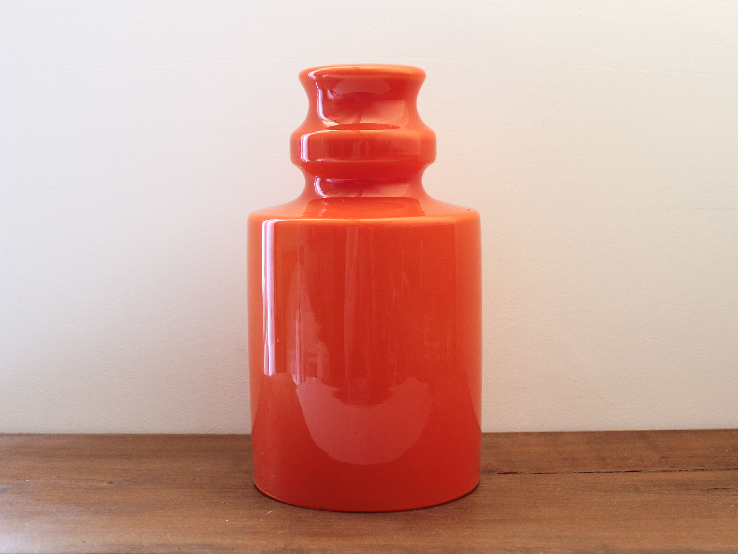 Opaline orange 70s for suspension