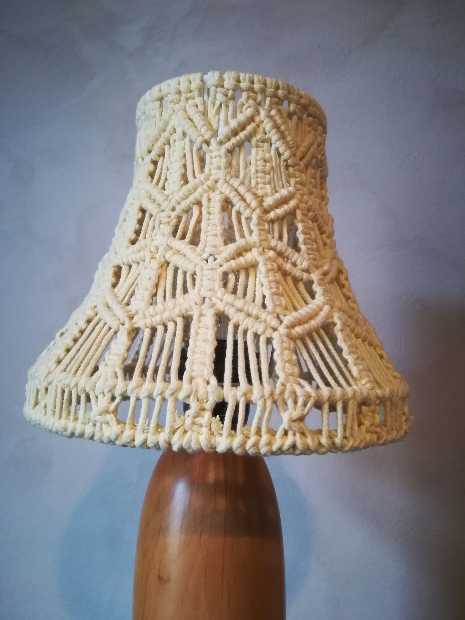 Wooden and macramé lamp