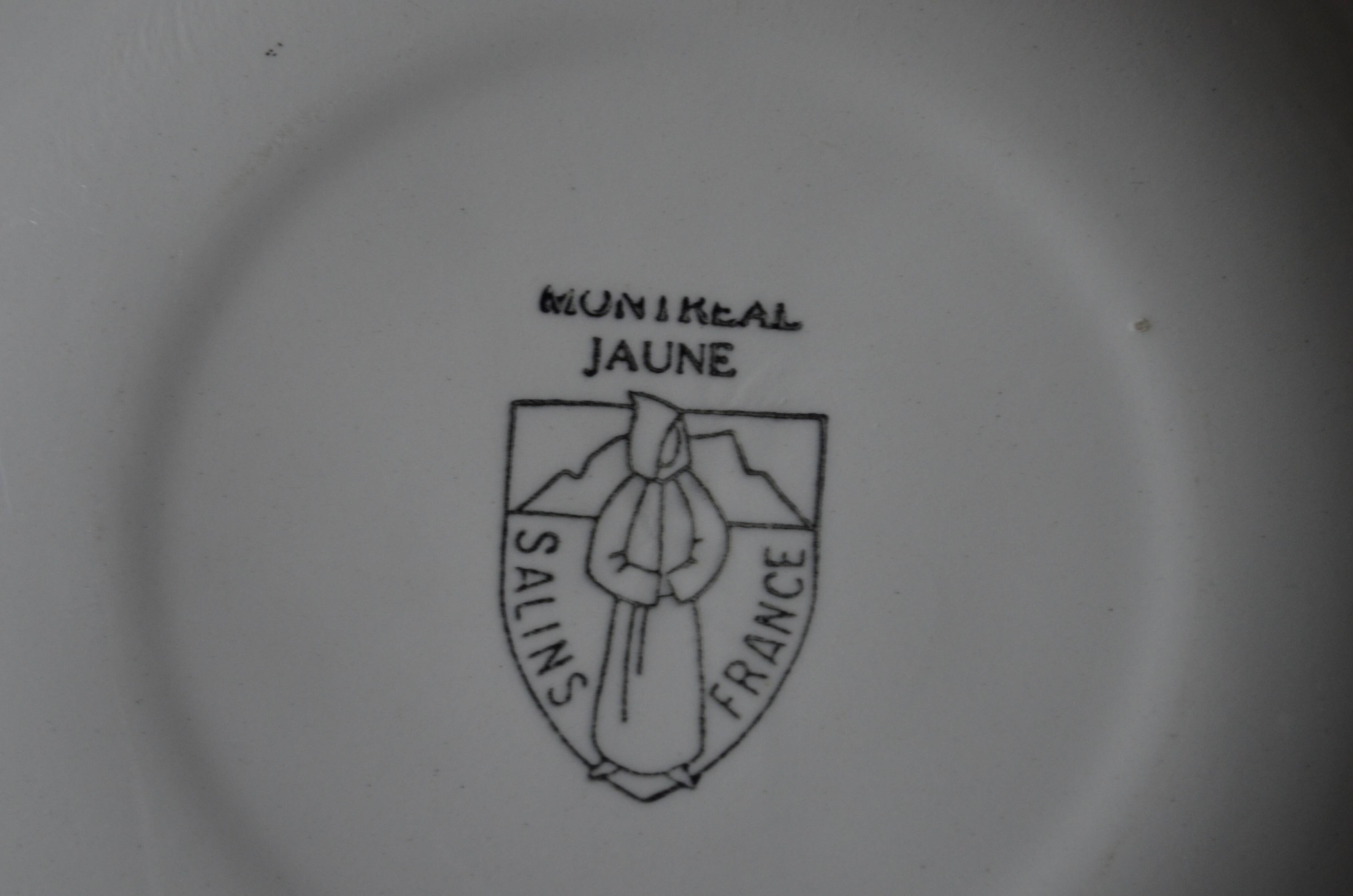 Montreal dessert service from Salins