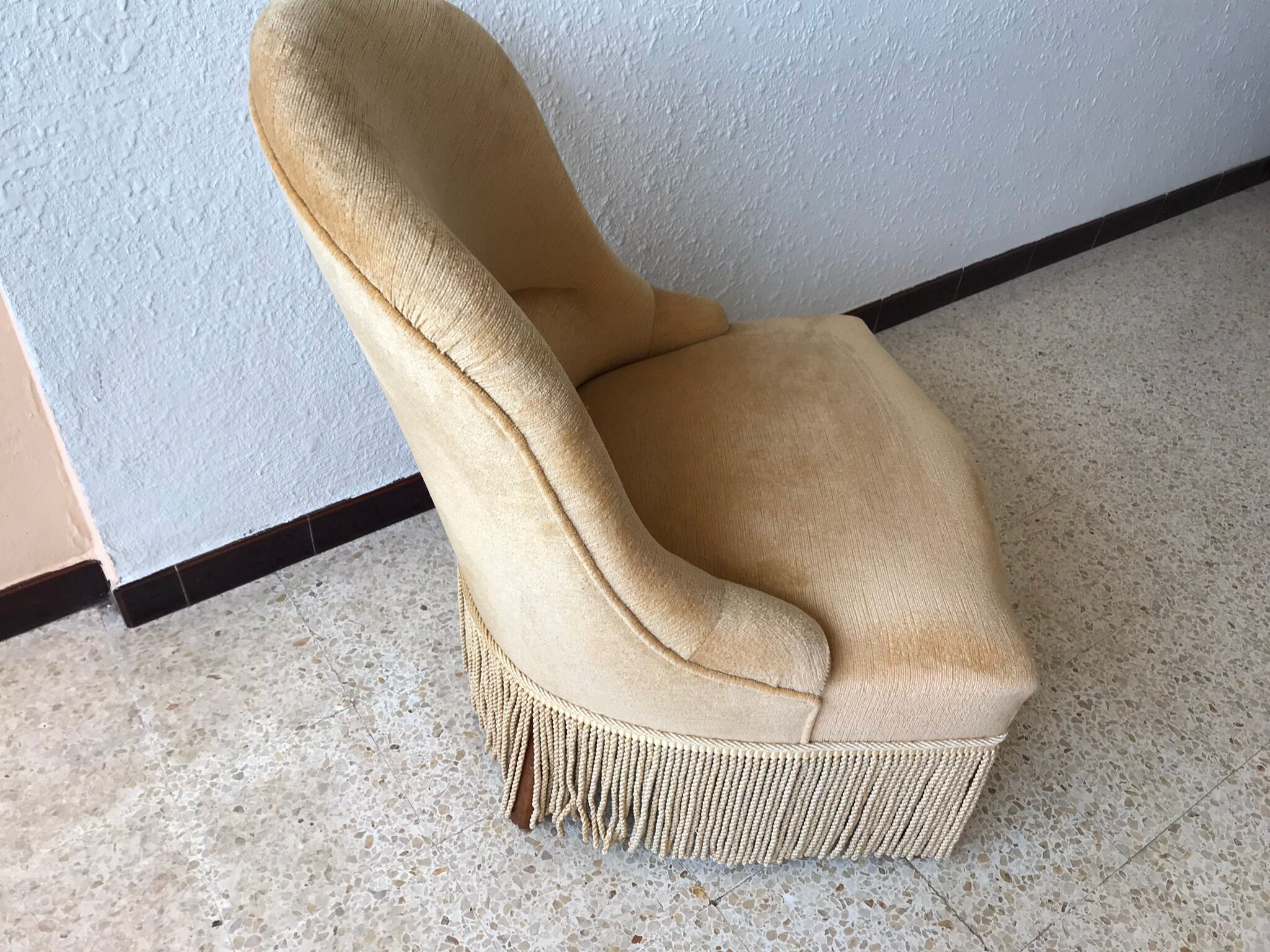 Yellow velvet toad armchair