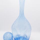 Carafe mauve soufflée à la main