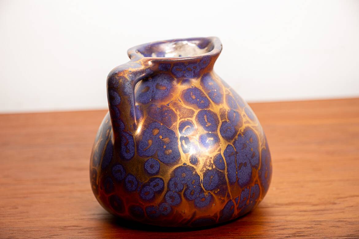 Art Nouveau vase in iridescent purple glazed ceramic by Léon Pointu 1910.