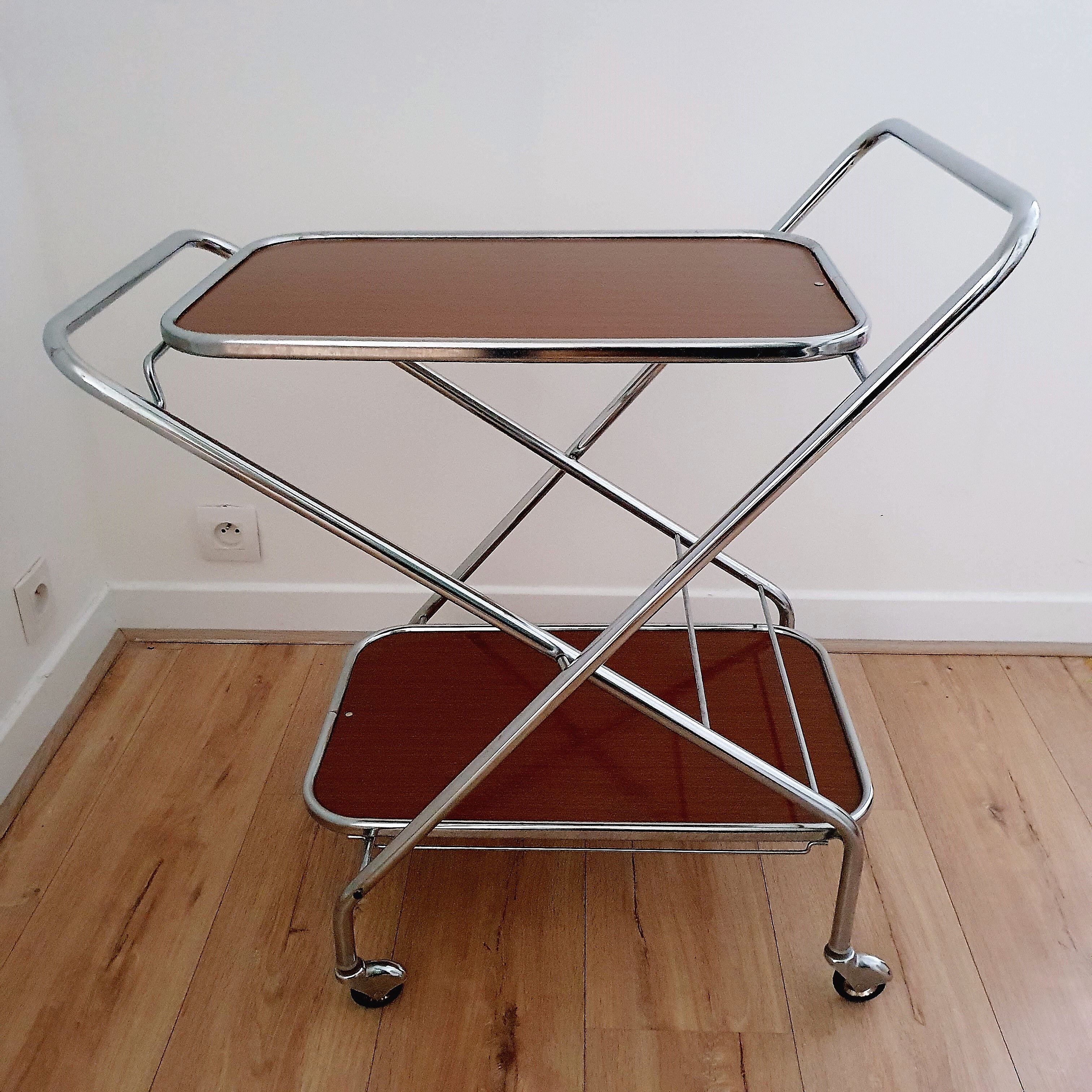 Folding service on formica wheels