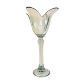 Glass vase in the shape of a tulip