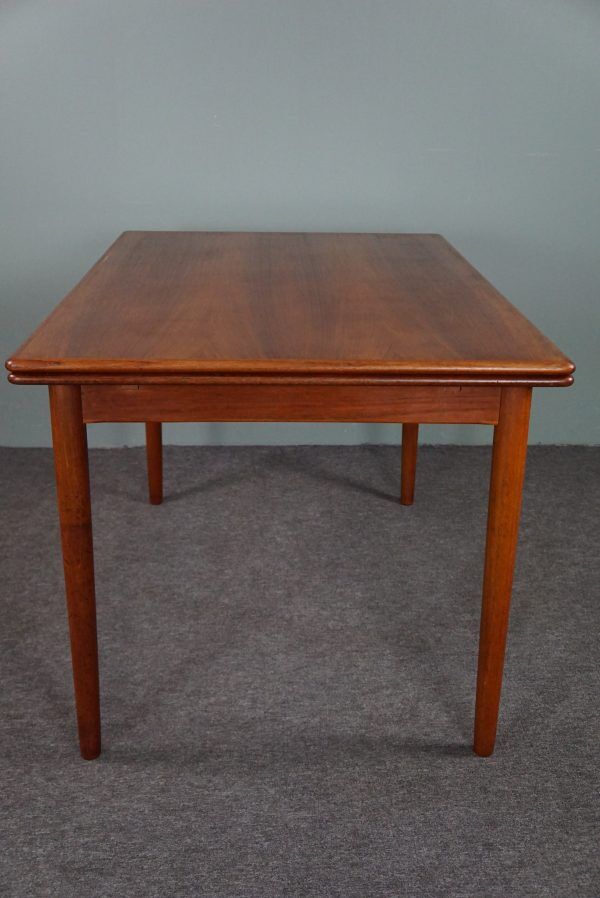 Set of 6 chairs and dining table Niels Otto Møller
