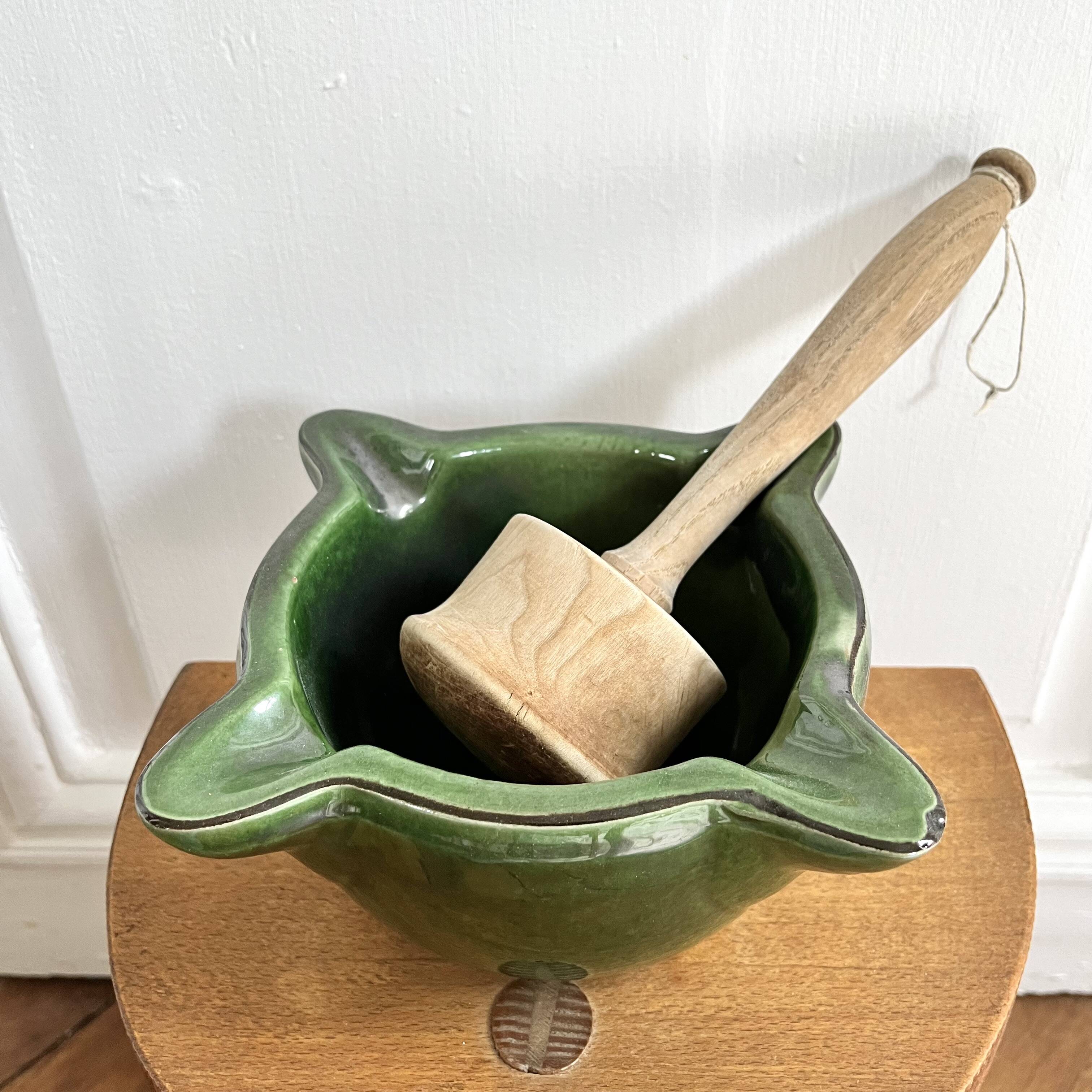 Mortier en céramique et pilon en bois