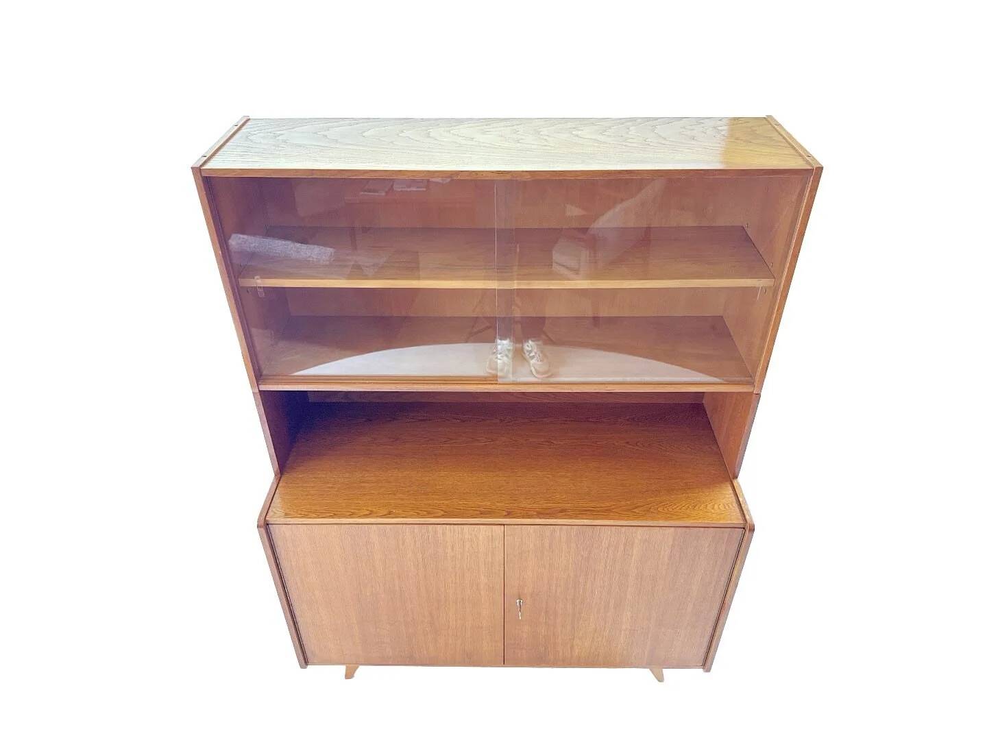 Vintage U-450 display cabinet – Jiroutek for Interier Praha