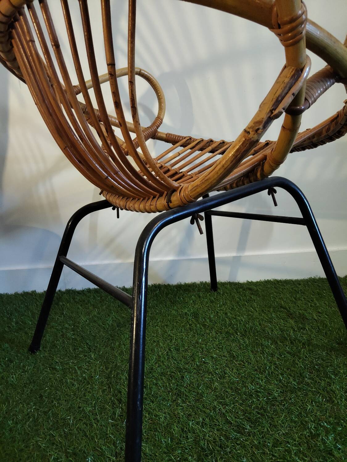 Vintage basket chair in rattan and metal – 1950s/60s