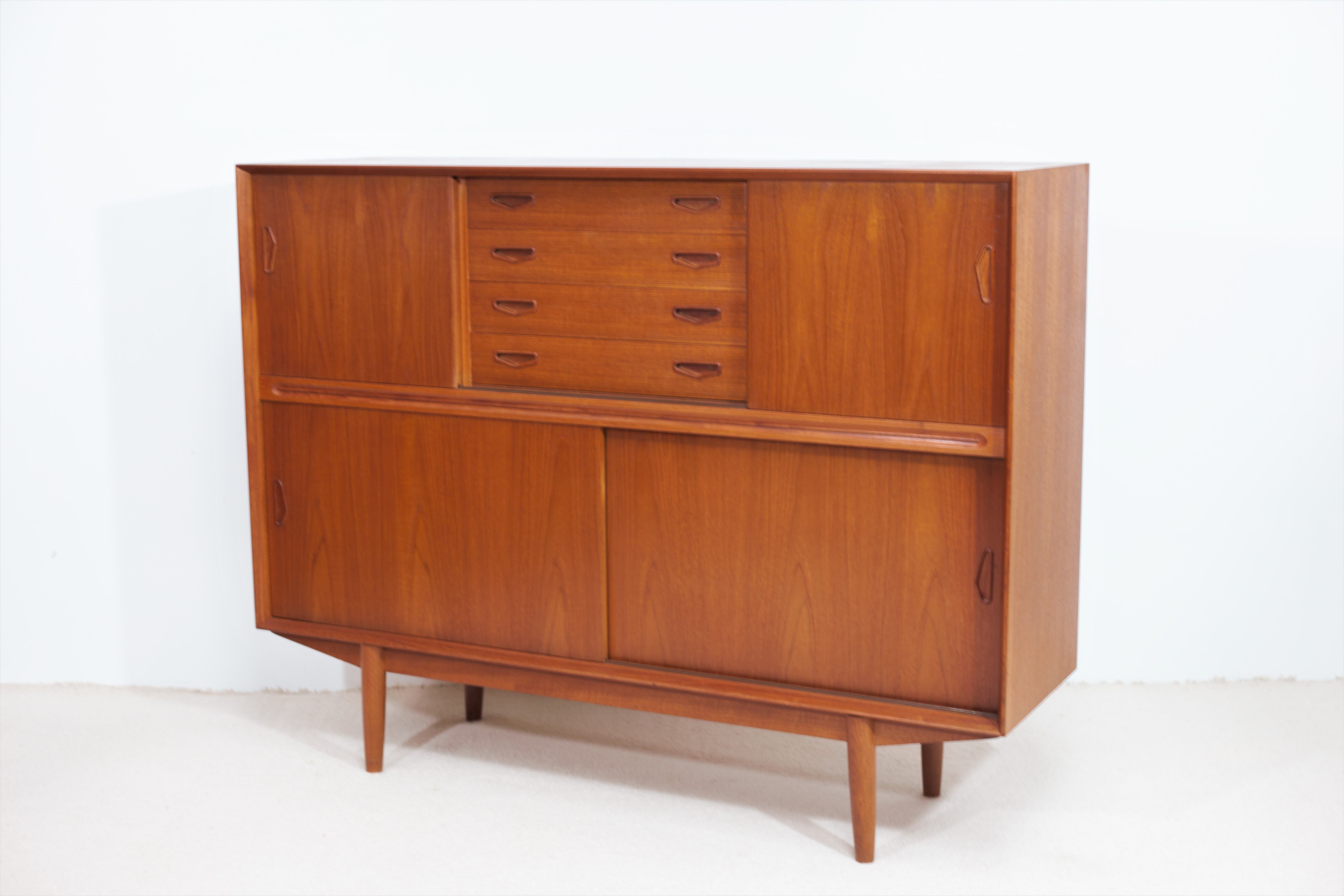 Clausen & Søn High Row