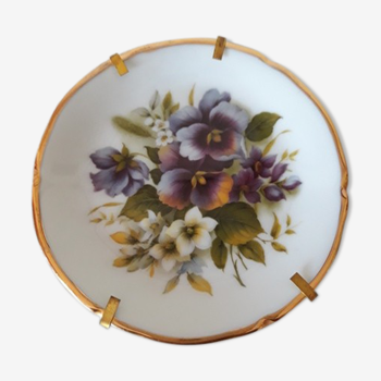 Assiette en porcelaine vintage