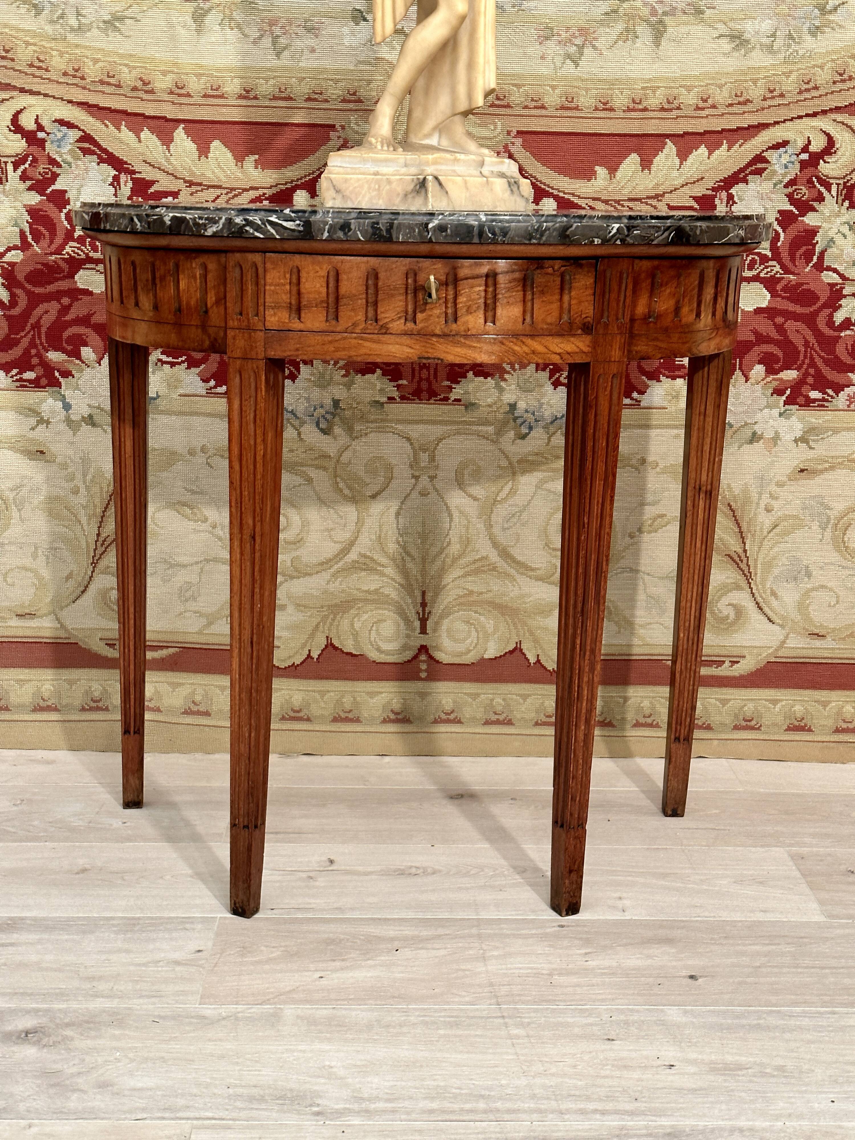 Half-moon console in walnut period Louis XVI around 1770