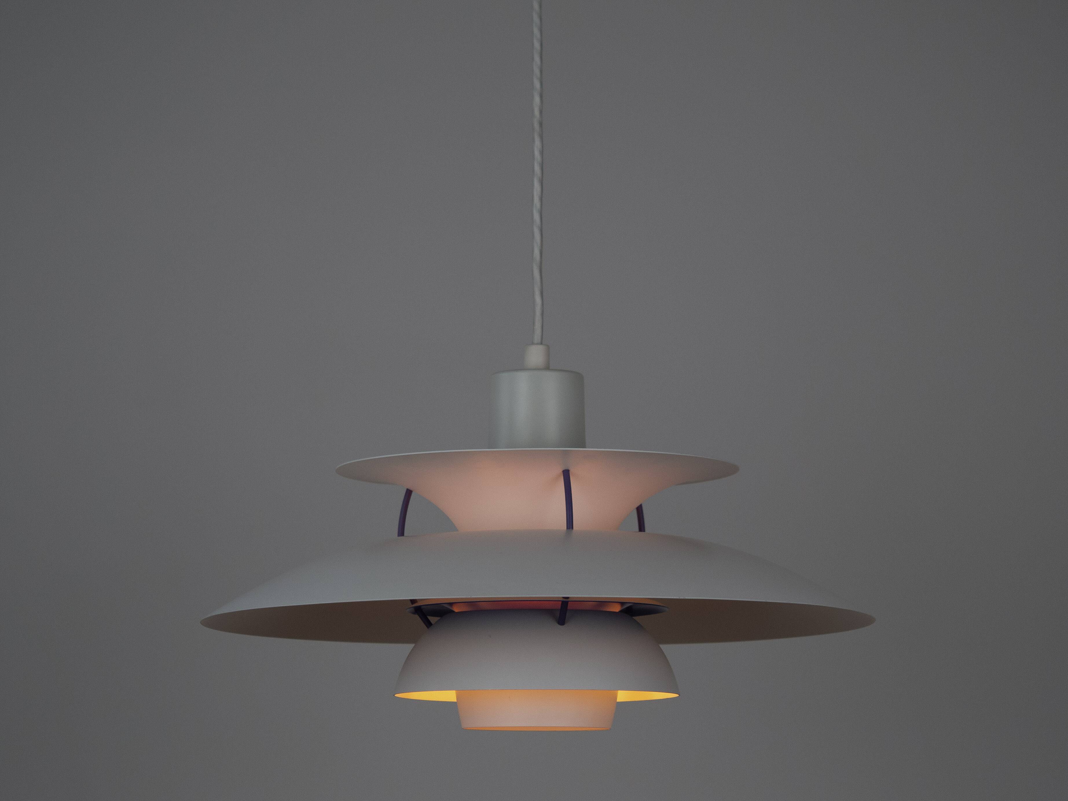 Lampe vintage PH 5 danoise par Poul Henningsen, Louis Poulsen, 1958