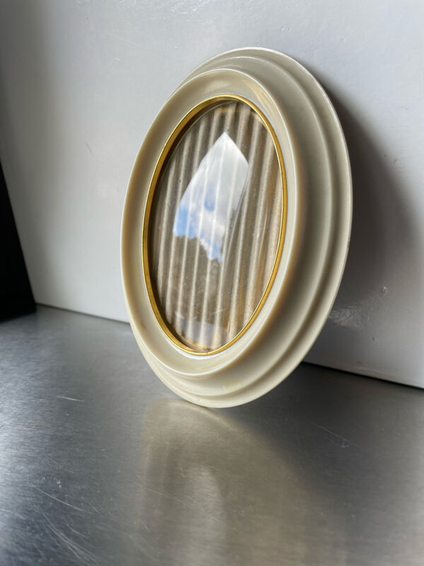 Cadre vintage ovale en bakélite 18 cm x 14 cm verre convexe
