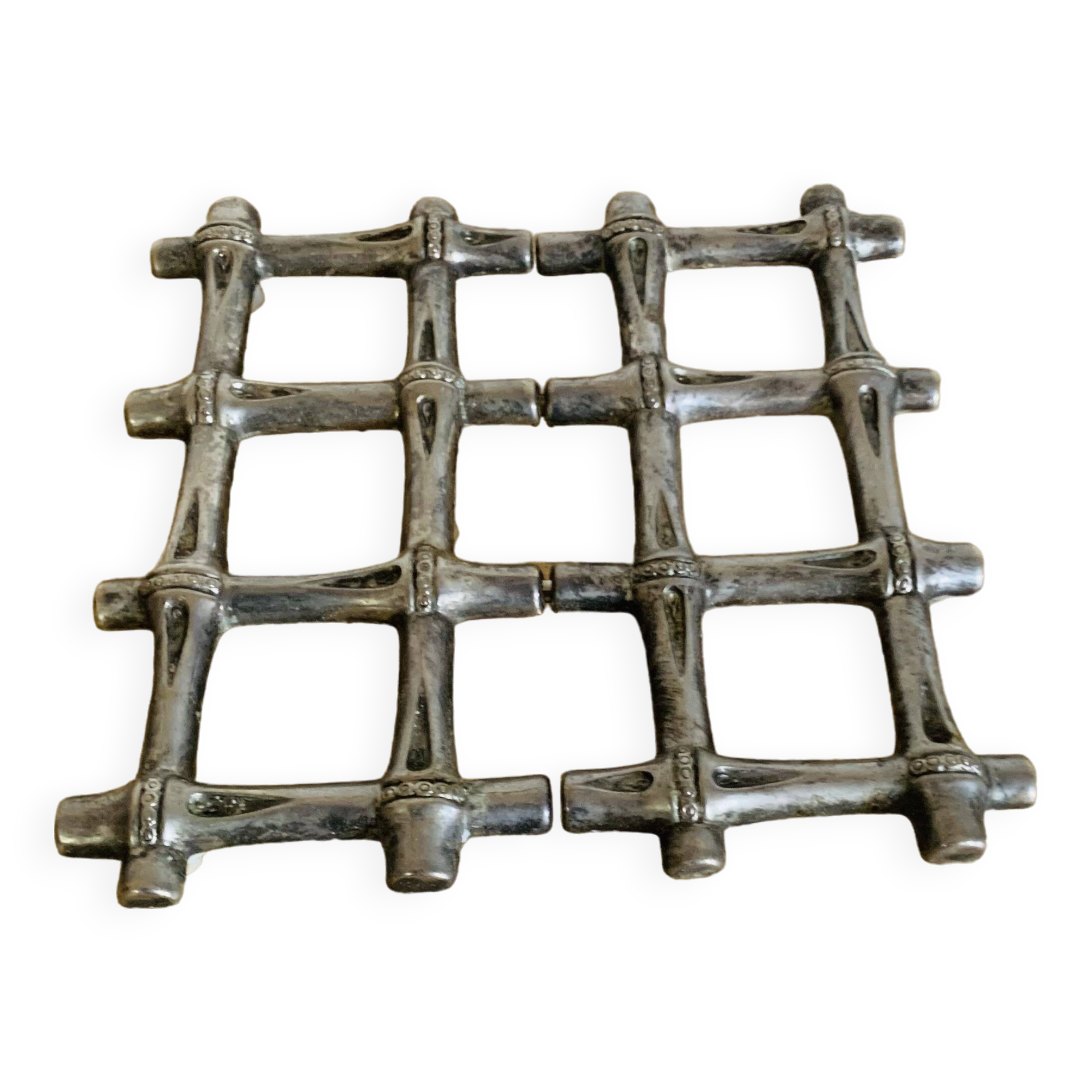Silver metal table mat imitating bamboo