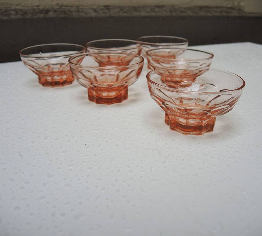 6 vintage pink glass bowls in Art Deco style