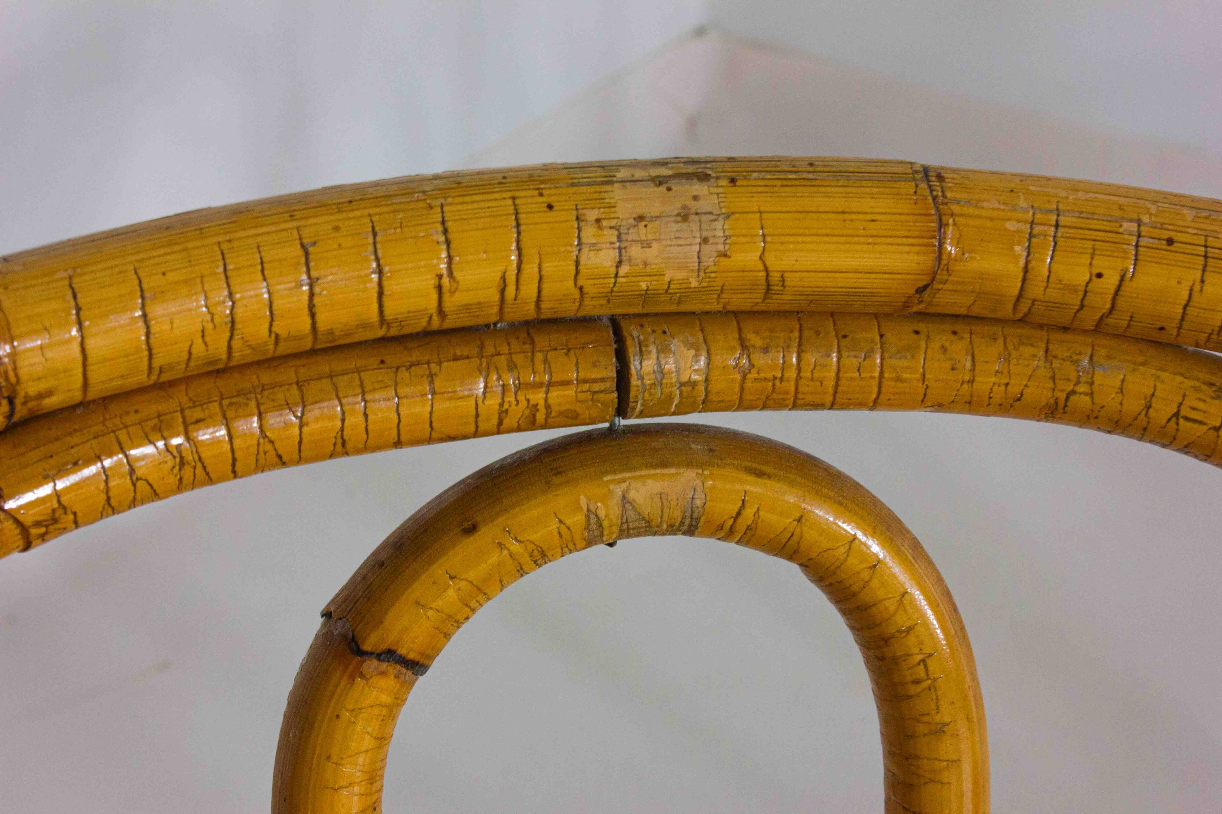 Ensemble funky de cinq chaises en bambou des années 60